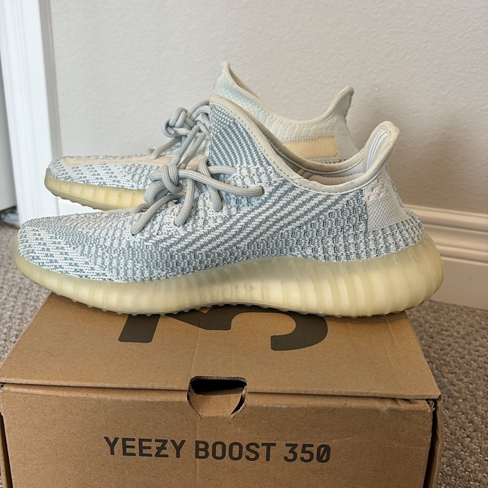 GENTLY USED | Yeezy Boost 350 V2 'Cloud White Non-Reflective | Size 7.5 - Picture 10 of 11